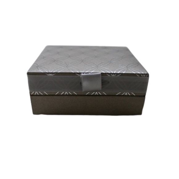 Necklace & Earrings Set Creamy Gray Mother of Pearl & Pink Crystal 18" - Picture 2 of 3